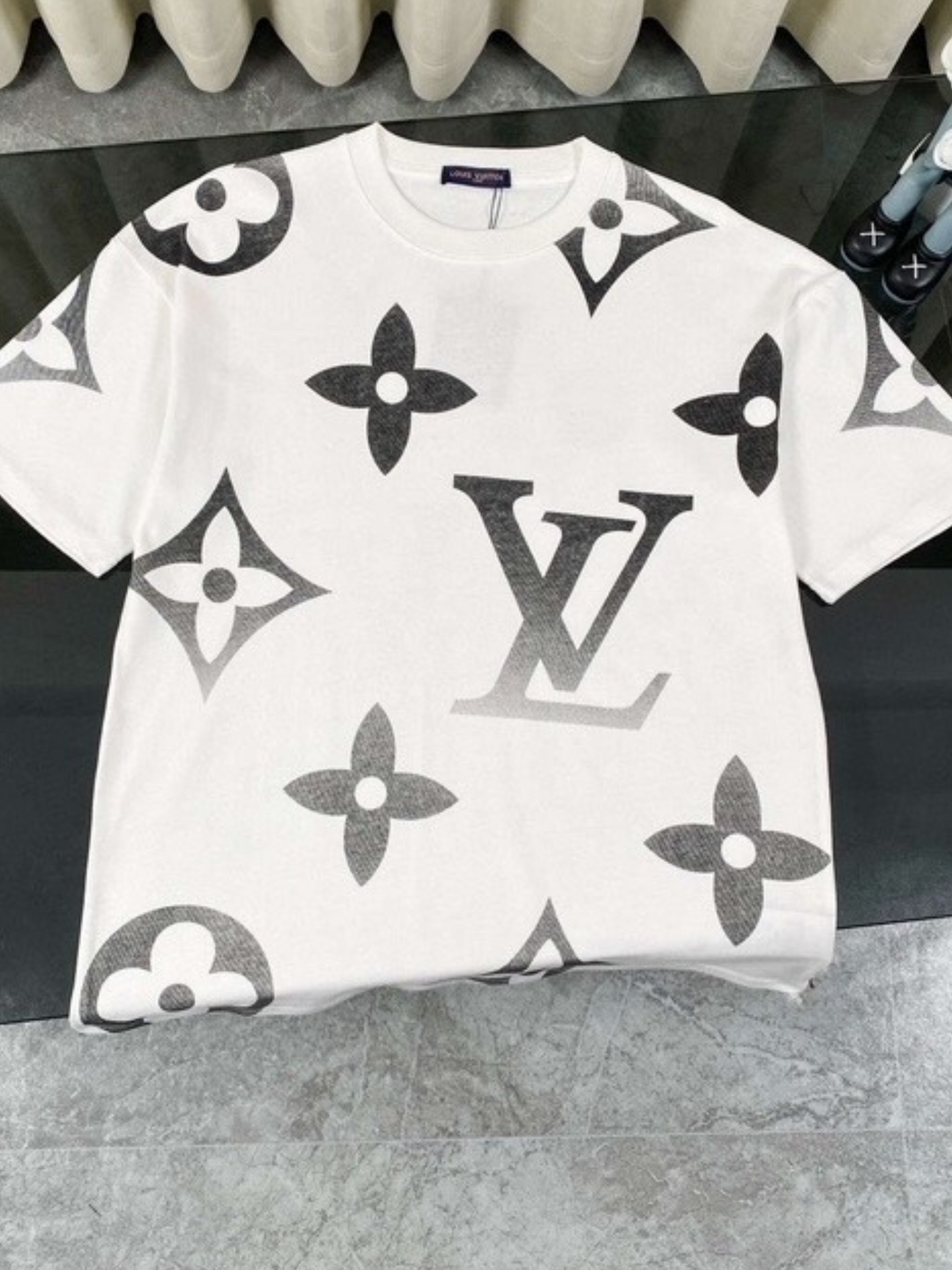 T shirt lv blanc/noir 2.0