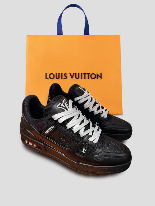 Black Trainer